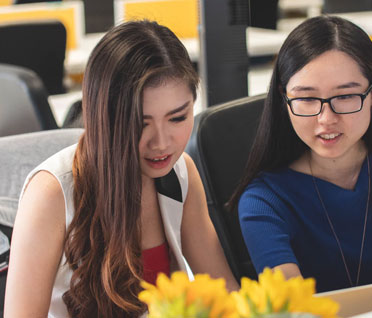 Keynote speaker addressing the Growth Summit audience